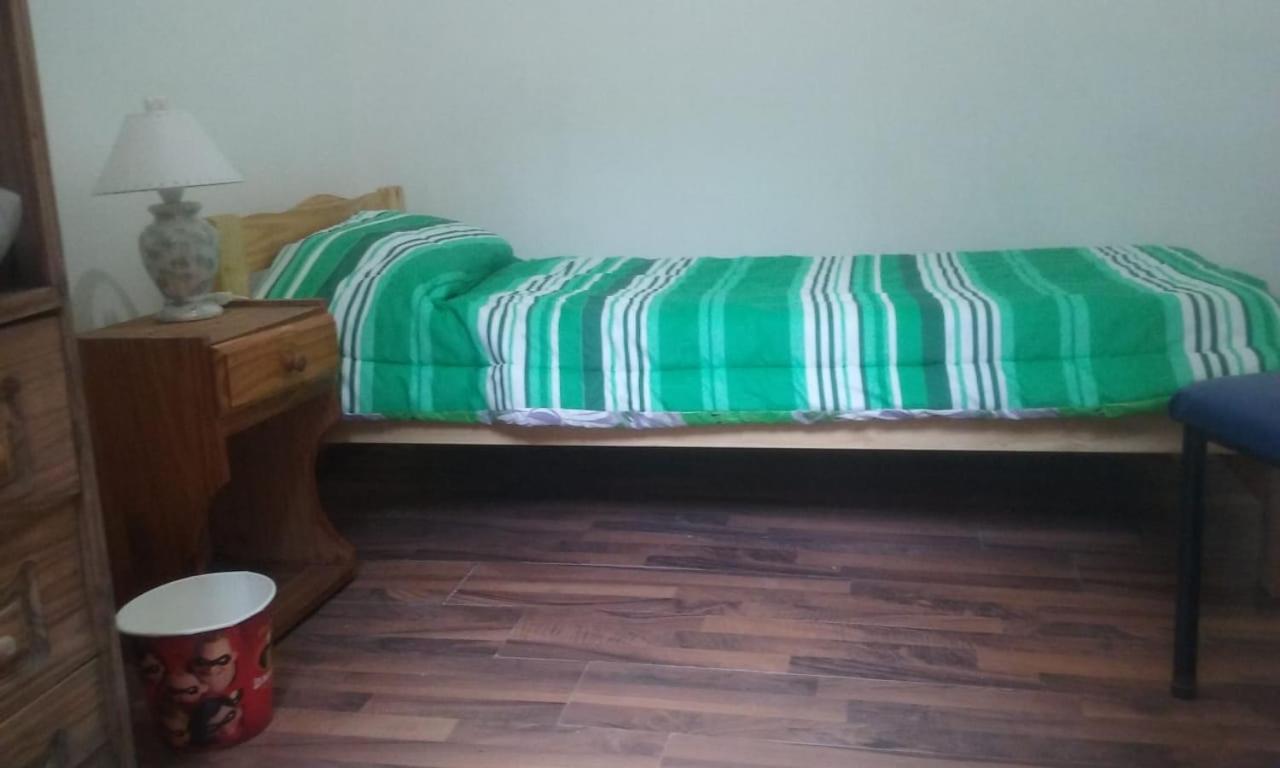 Habitac Indiv Casa De Familia, Flores بوينس آيرس المظهر الخارجي الصورة