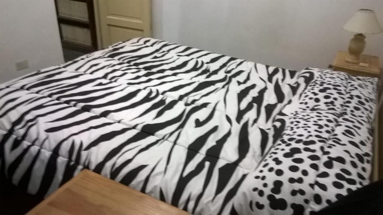 Habitac Indiv Casa De Familia, Flores بوينس آيرس المظهر الخارجي الصورة
