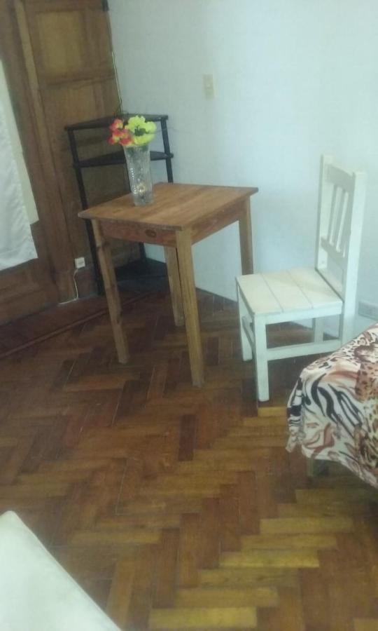 Habitac Indiv Casa De Familia, Flores بوينس آيرس المظهر الخارجي الصورة