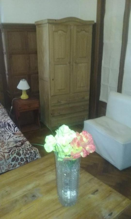 Habitac Indiv Casa De Familia, Flores بوينس آيرس المظهر الخارجي الصورة