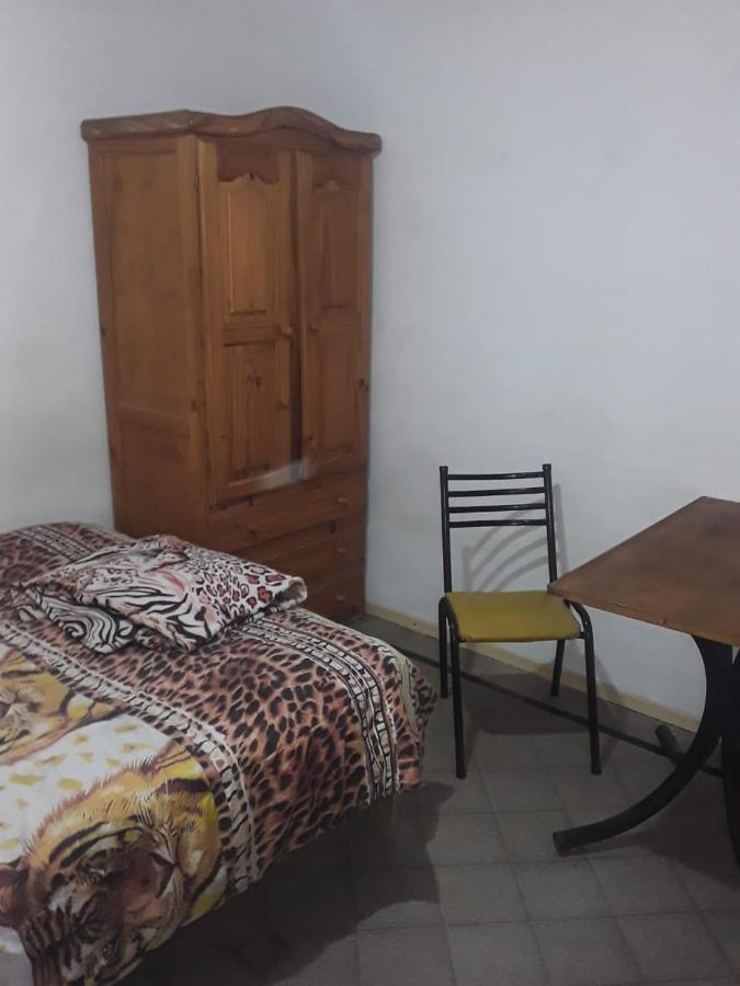 Habitac Indiv Casa De Familia, Flores بوينس آيرس المظهر الخارجي الصورة