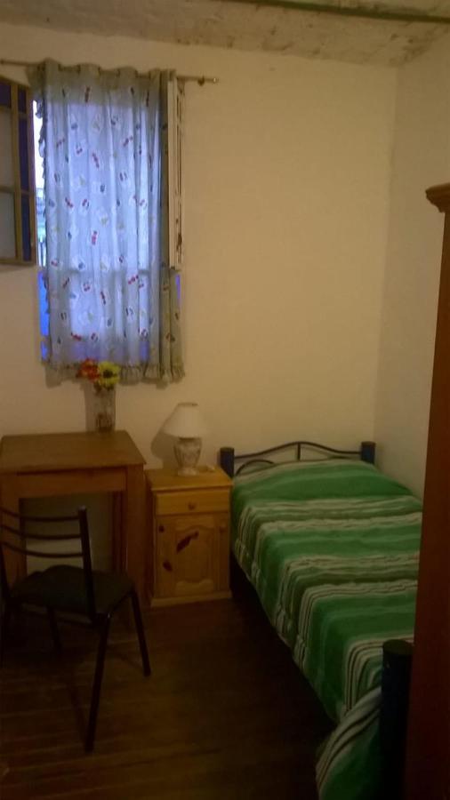Habitac Indiv Casa De Familia, Flores بوينس آيرس المظهر الخارجي الصورة