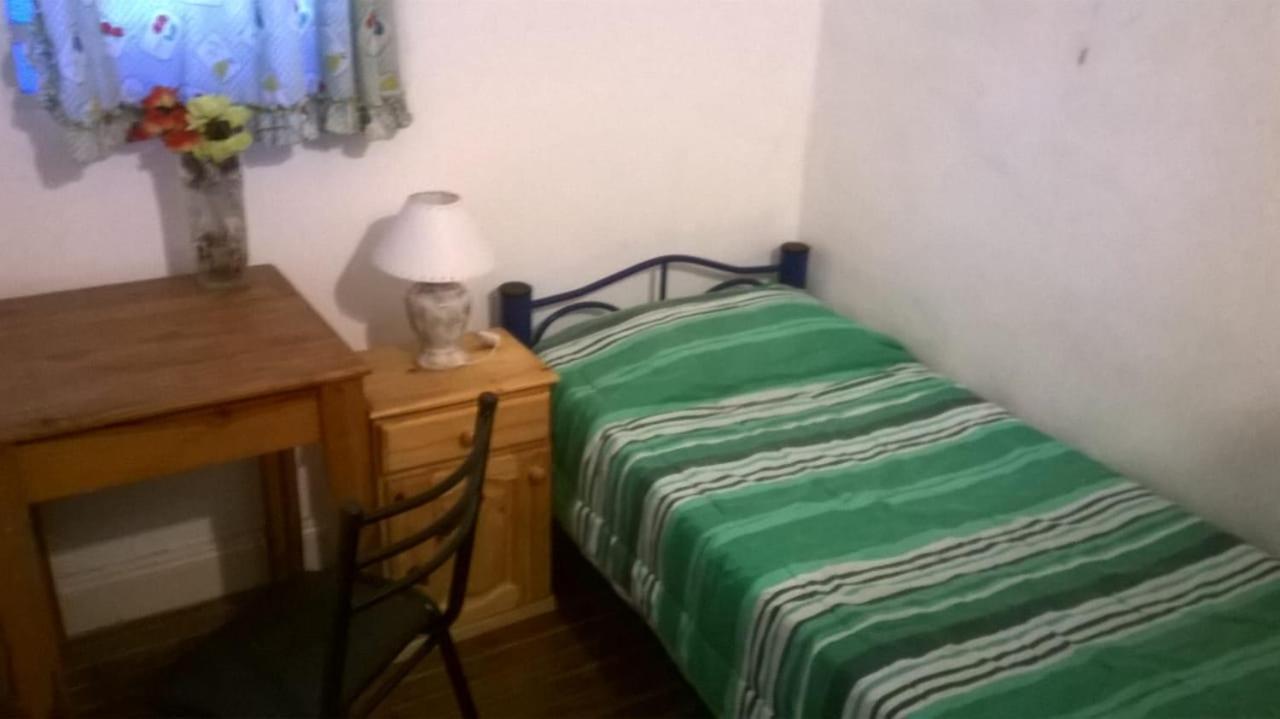 Habitac Indiv Casa De Familia, Flores بوينس آيرس المظهر الخارجي الصورة