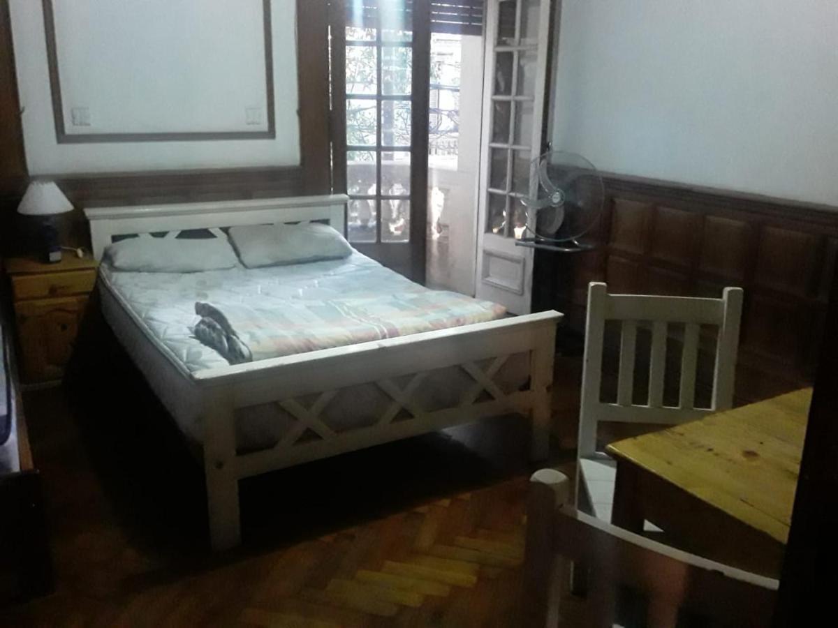 Habitac Indiv Casa De Familia, Flores بوينس آيرس المظهر الخارجي الصورة