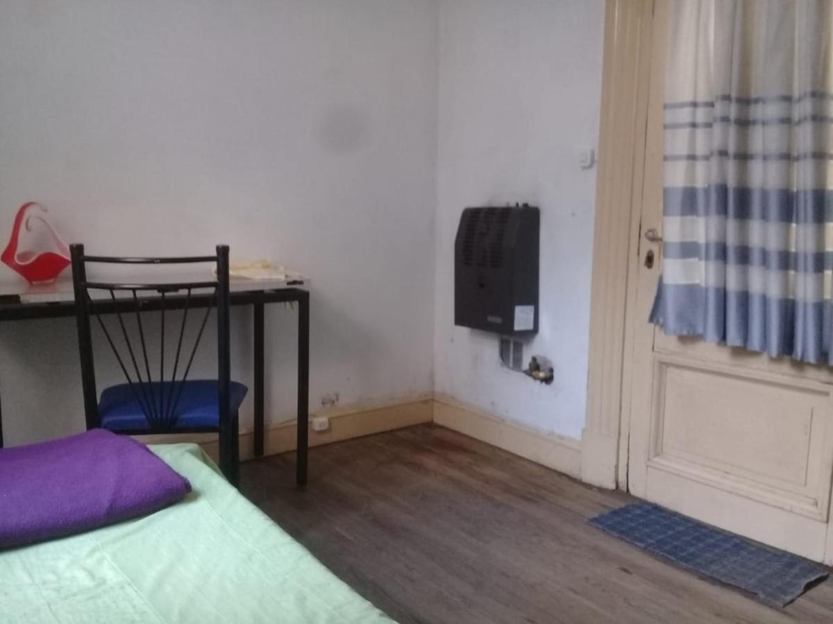 Habitac Indiv Casa De Familia, Flores بوينس آيرس المظهر الخارجي الصورة
