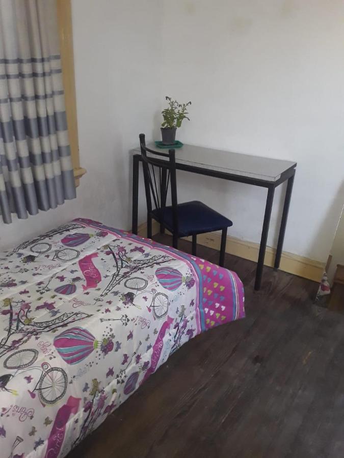 Habitac Indiv Casa De Familia, Flores بوينس آيرس المظهر الخارجي الصورة