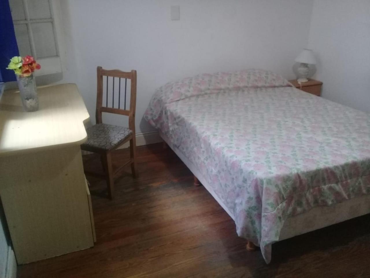 Habitac Indiv Casa De Familia, Flores بوينس آيرس المظهر الخارجي الصورة