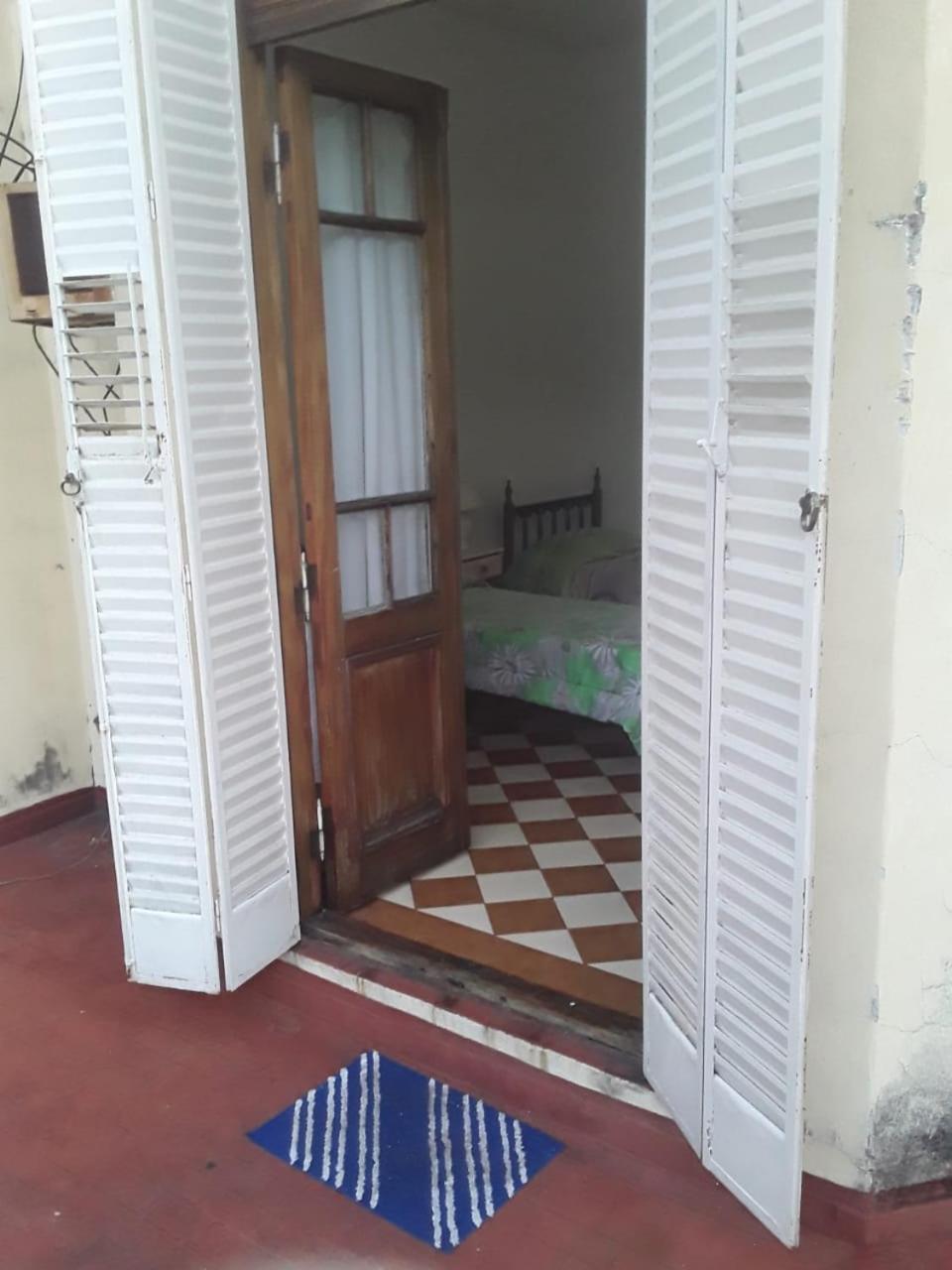 Habitac Indiv Casa De Familia, Flores بوينس آيرس المظهر الخارجي الصورة