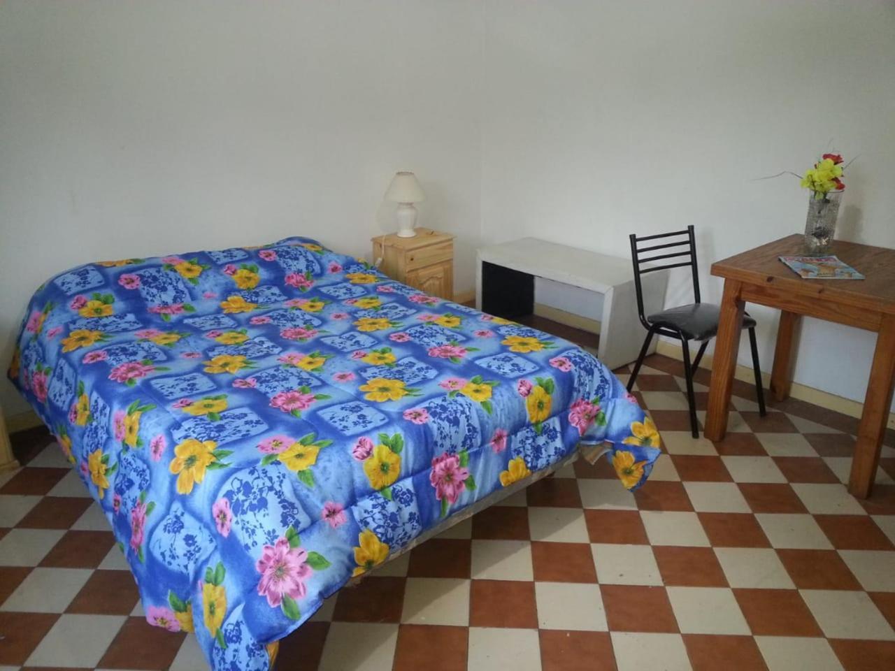 Habitac Indiv Casa De Familia, Flores بوينس آيرس المظهر الخارجي الصورة